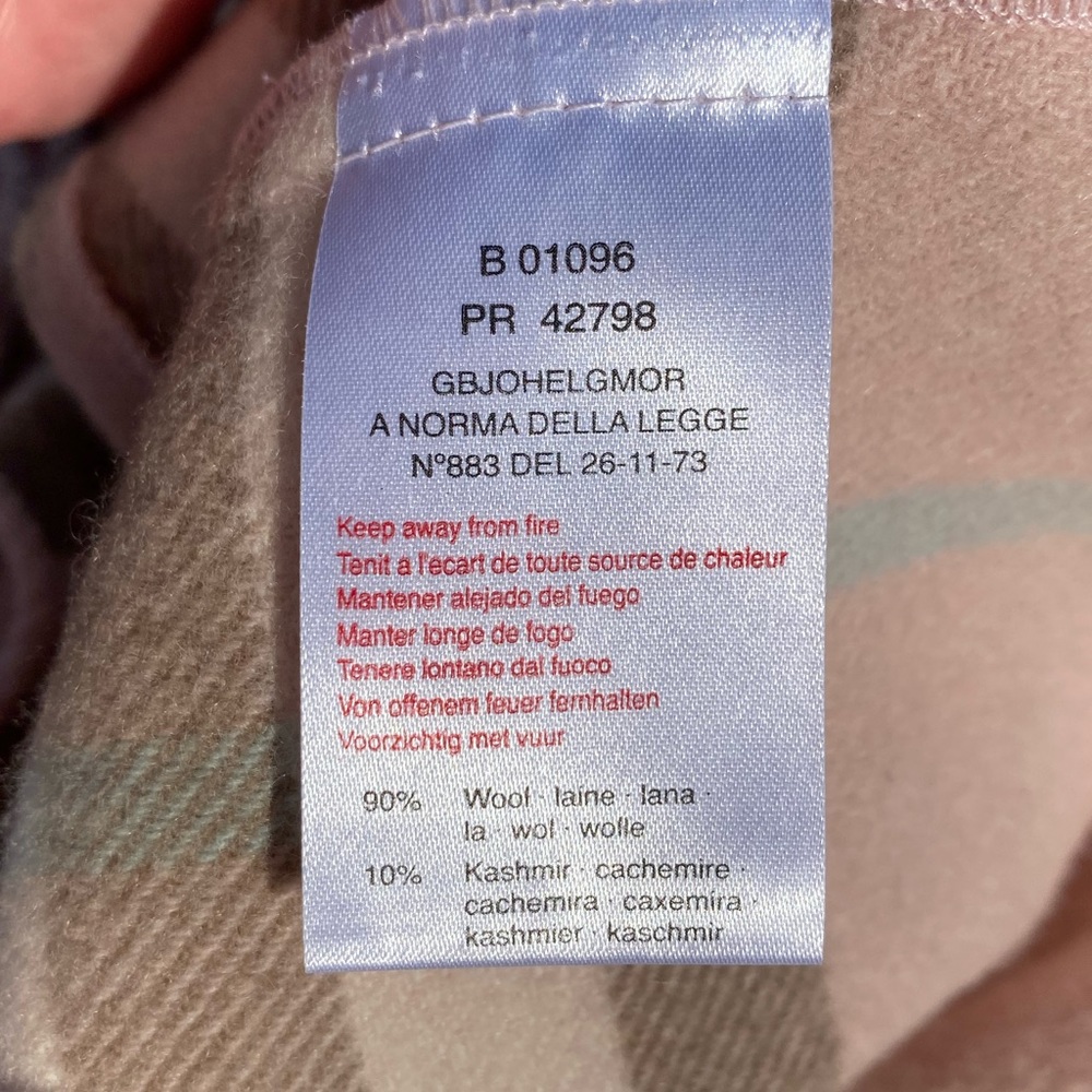 Burberry ⭐️HOST PICK⭐️Nova Check Poncho💕Pink🔥Like NEW! Check Photos! Size 2-4T - Picture 8 of 9